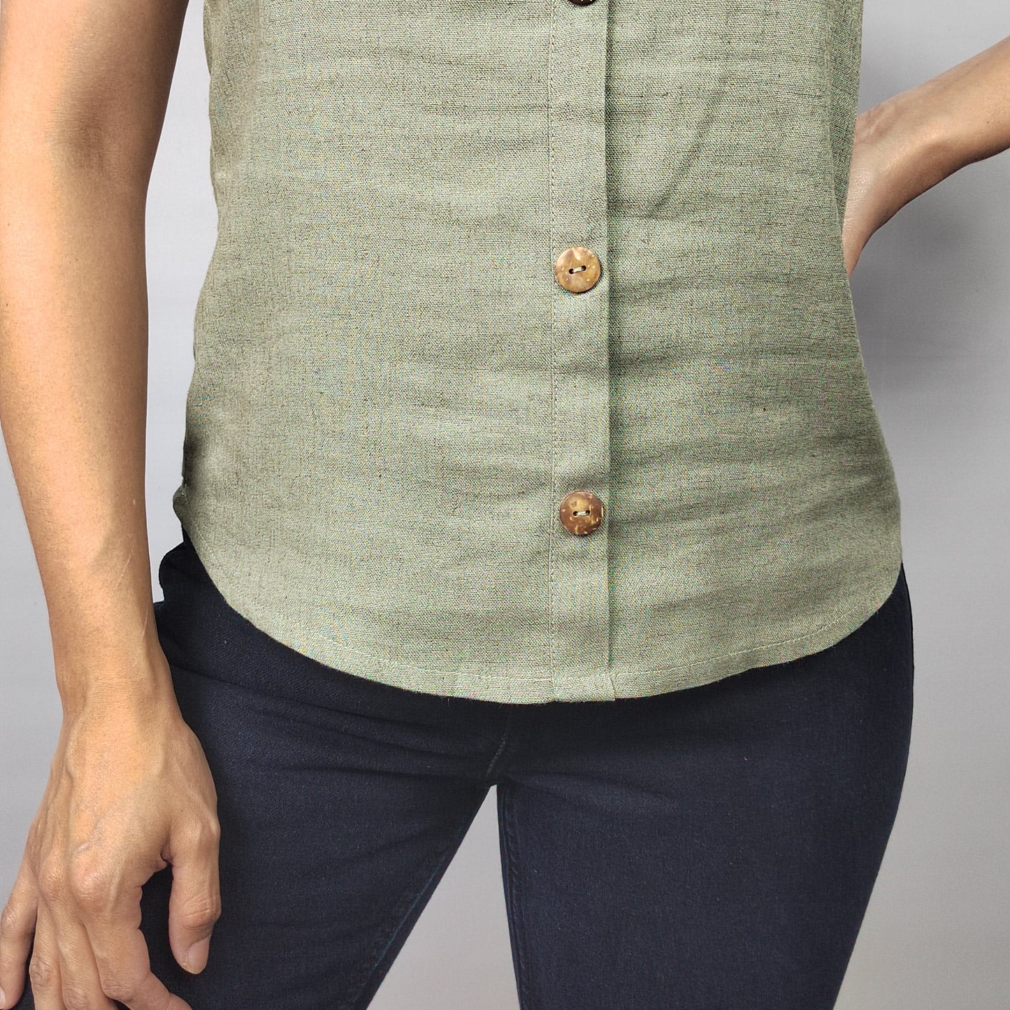 Blusa tirante con botones