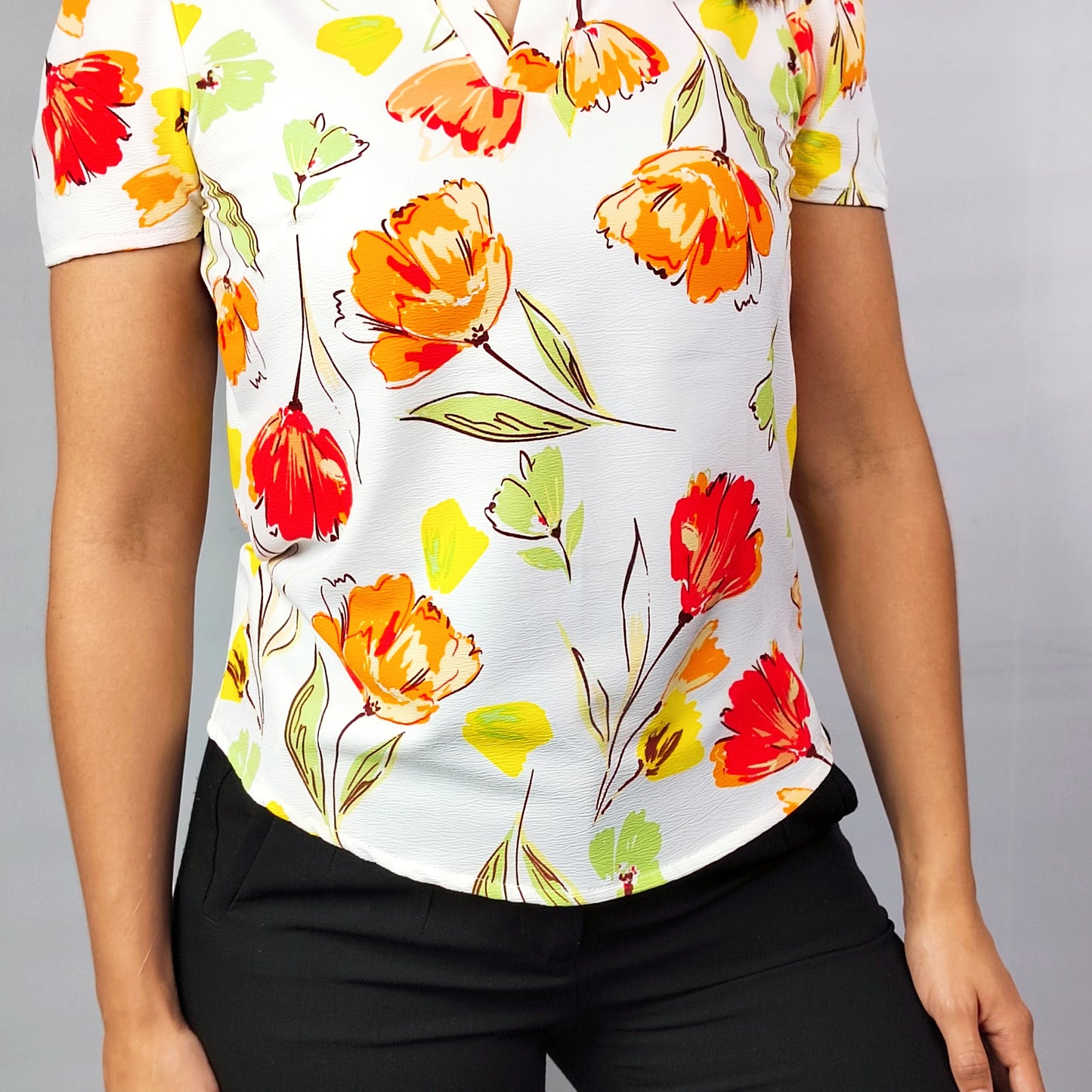 Blusa cuello chino flores